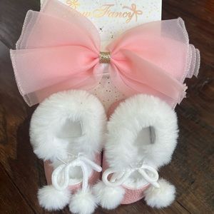 Brand new pink bow and booties gift set